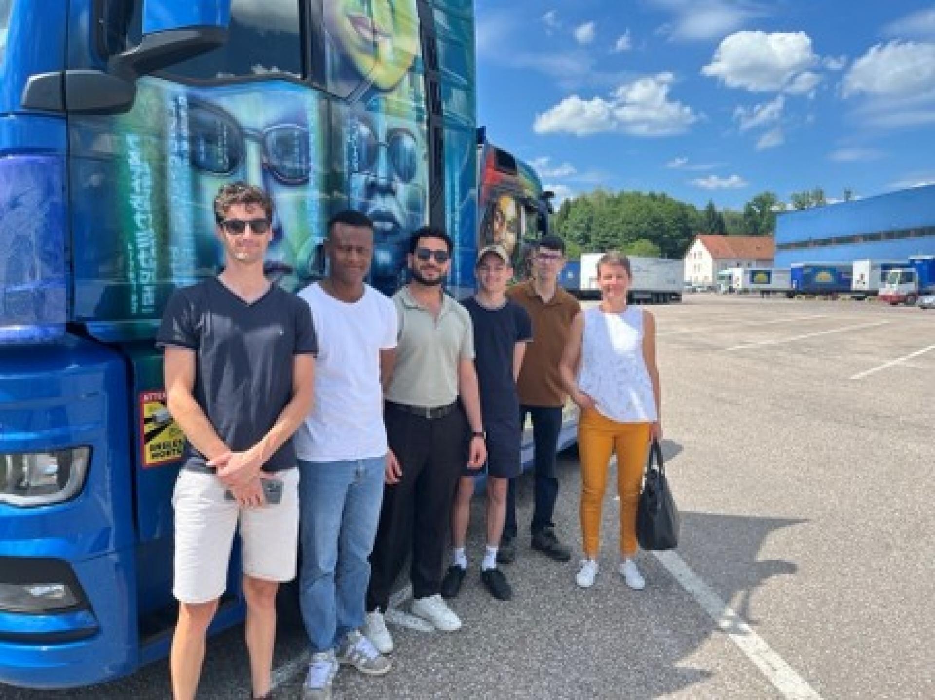 Les jeunes découvrent les métiers du transport lors d'une visite de l'AFTRAL et des Transports Rouillon